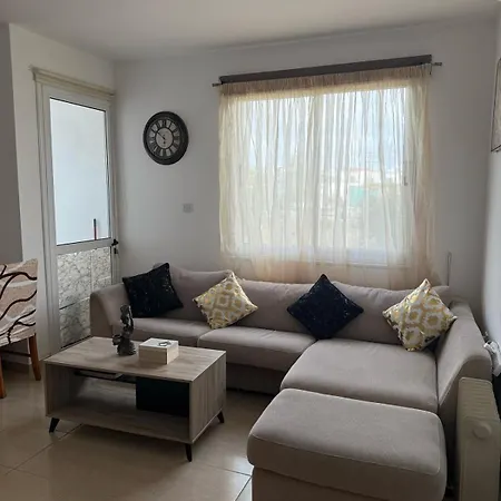 Beautiful & Cozy In Paphos Apartamento *