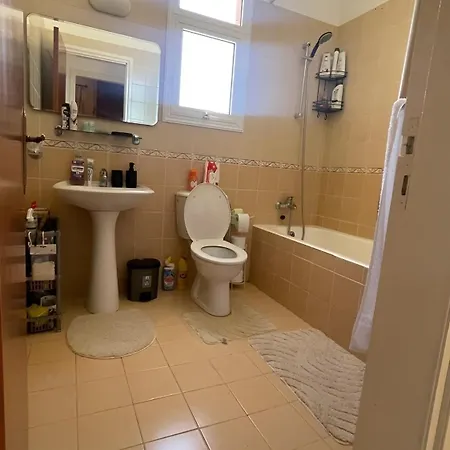 Beautiful & Cozy In Paphos Apartamento