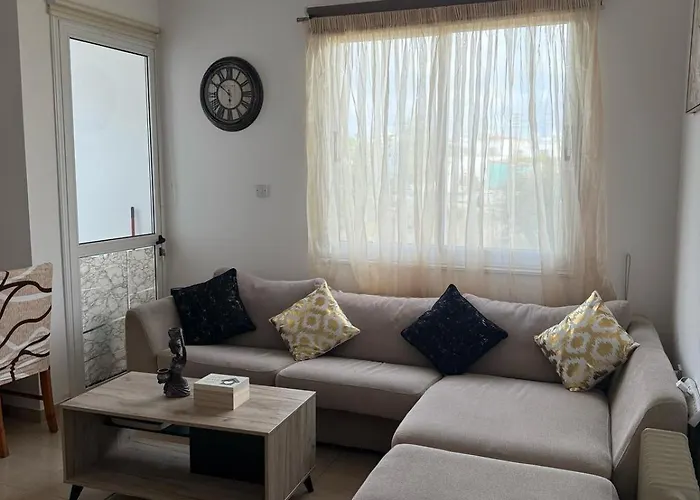 Beautiful & Cozy In Paphos Apartment *