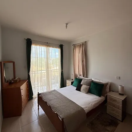 Beautiful & Cozy In Paphos Apartment *