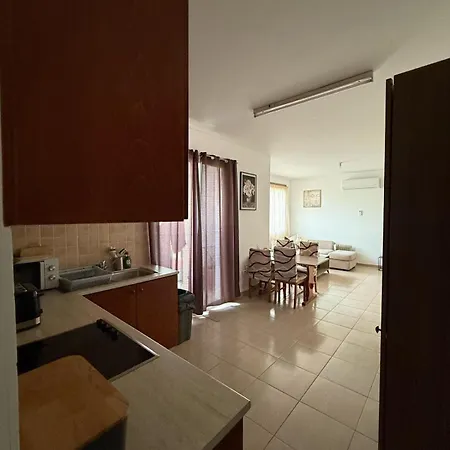 Beautiful & Cozy In Paphos Apartament Kisonerga