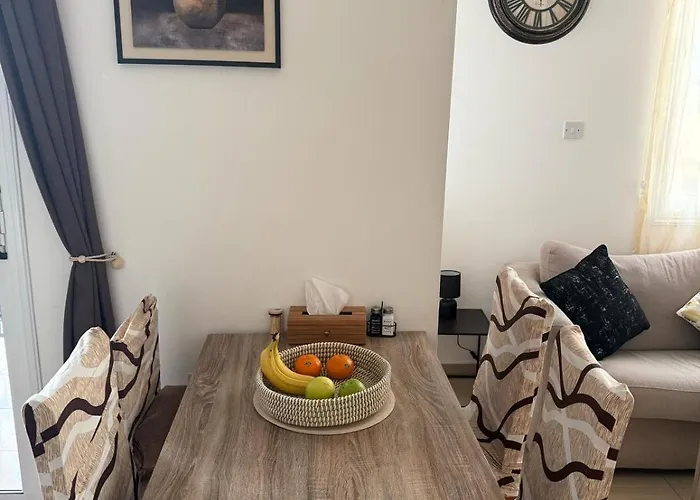 Beautiful & Cozy In Paphos Apartamento